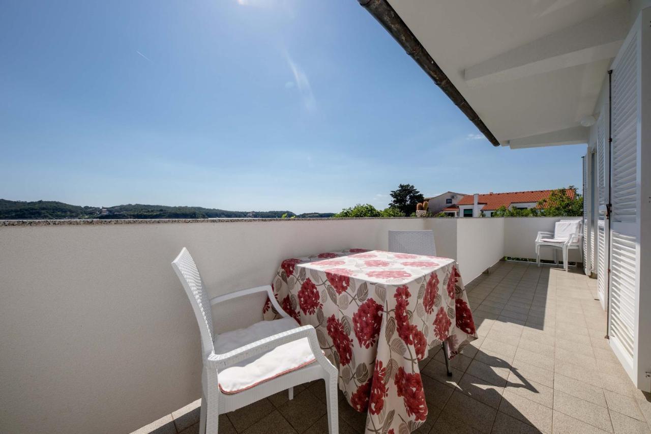Apartamento House Subic Supetarska Draga Exterior foto