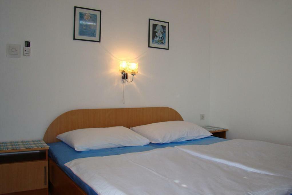 Apartamento House Subic Supetarska Draga Exterior foto